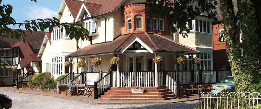 Alton Lodge Hotel - Hotel Exterior