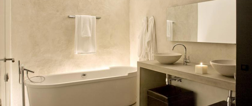 EME Catedral Hotel - Bath Room