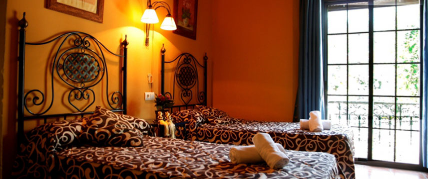 Hostal Dalis - Twin Room