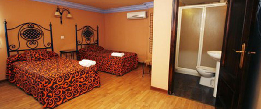 Hostal Zurbaran Seville - Bedroom