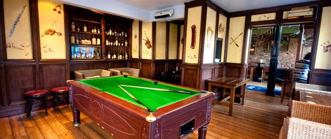 Kildare Street Hotel - Blarney Inn Pool Table