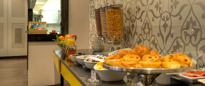 Quality Maitrise Hotel Breakfast Buffet