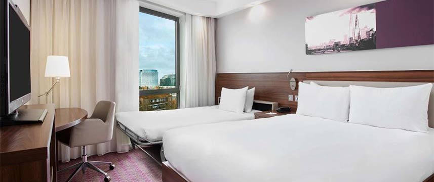 Hampton by Hilton London Waterloo - Queen Sofabed City View