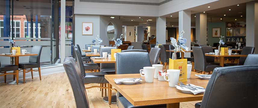 Holiday Inn Bolton Centre - Breakfast Tables