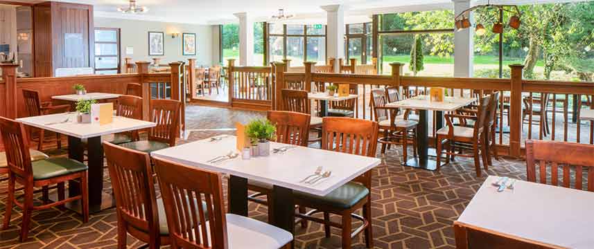 Holiday Inn Bristol Filton - Dining Tables