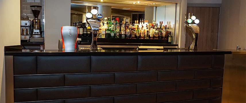 Holiday Inn Ellesmere Port Locks Bar