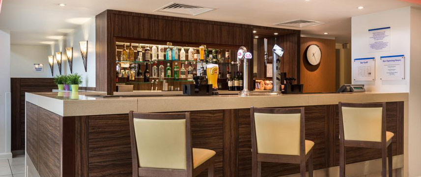 Holiday Inn Express Colchester - Hotel Bar