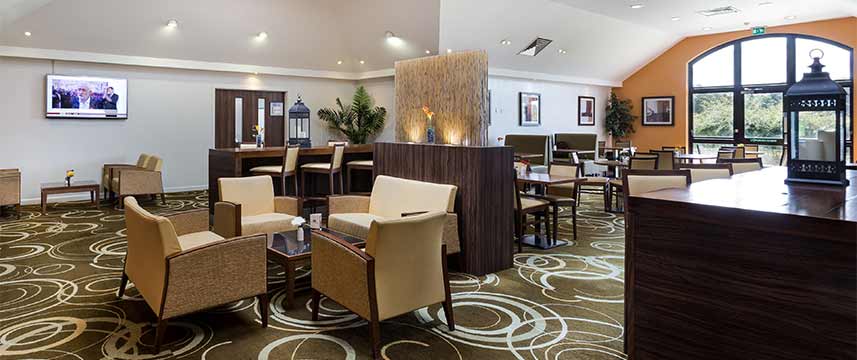 Holiday Inn Express Colchester - Lobby Lounge