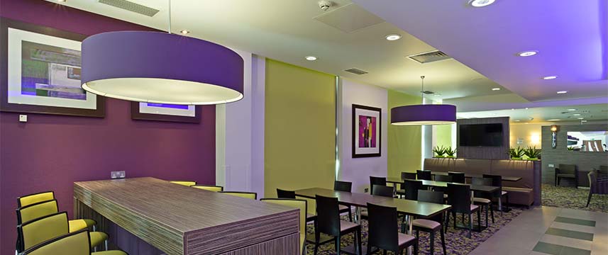 Holiday Inn Express Harlow - Dining Area