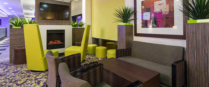 Holiday Inn Express Harlow - Lobby Lounge