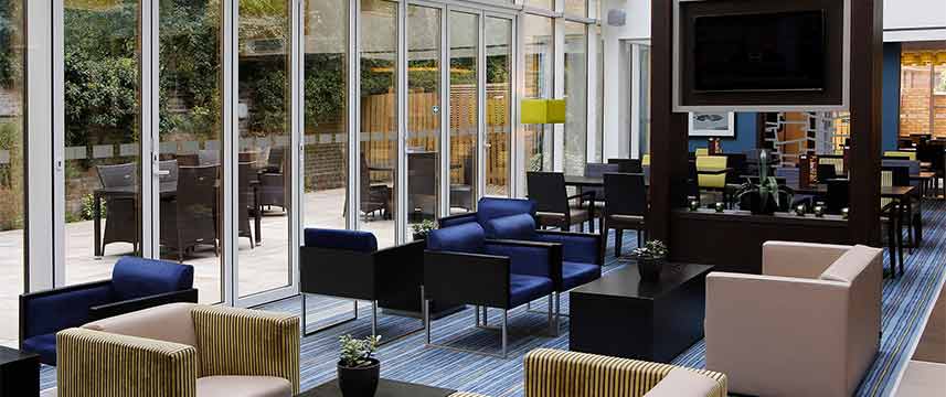 Holiday Inn Express Windsor - Lobby Seating