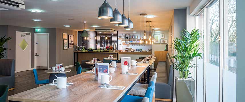 Holiday Inn Manchester West - Breakfast Room