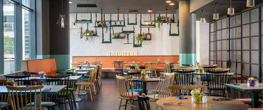 Leonardo Hotel Brighton - Restaurant Tables