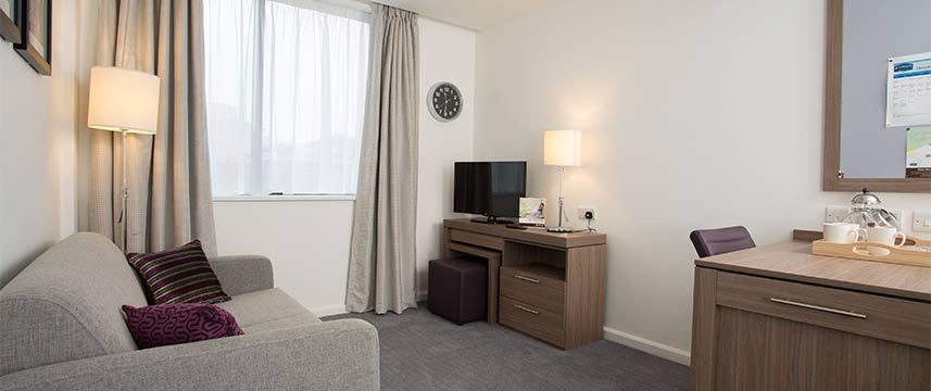 Staybridge Suites Birmingham - Apartment Lounge